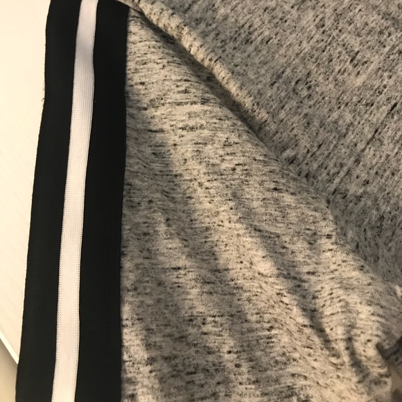 Victoria’s Secret Grey Short Sleeve - Picture 4 of 4